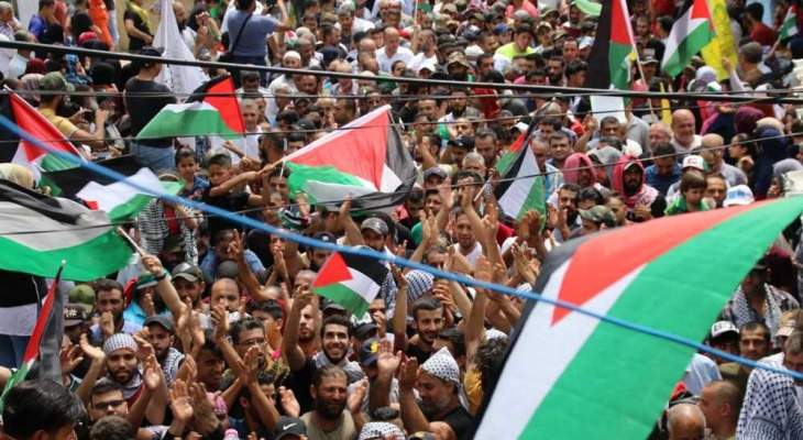 مسيرة حاشدة في مخيم عين الحلوة احتجاجا على قرار وزير العمل 