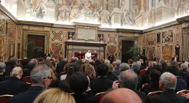 البابا فرنسيس التقى الصحافيين الأجانب بروما: عملكم نبيل والكنيسة بجانبكم