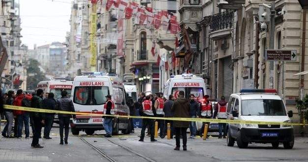 مقتل شخص وإصابة آخر في انفجارين منفصلين بمدينة إزمير التركية