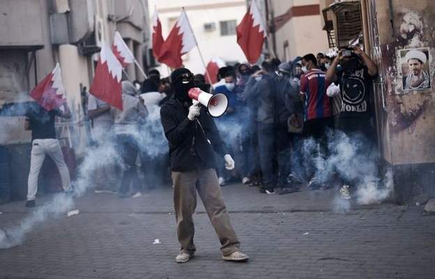الغارديان: متظاهر بحريني فوق سطح السفارة في لندن يخاف أن يكون خاشقجي الثاني
