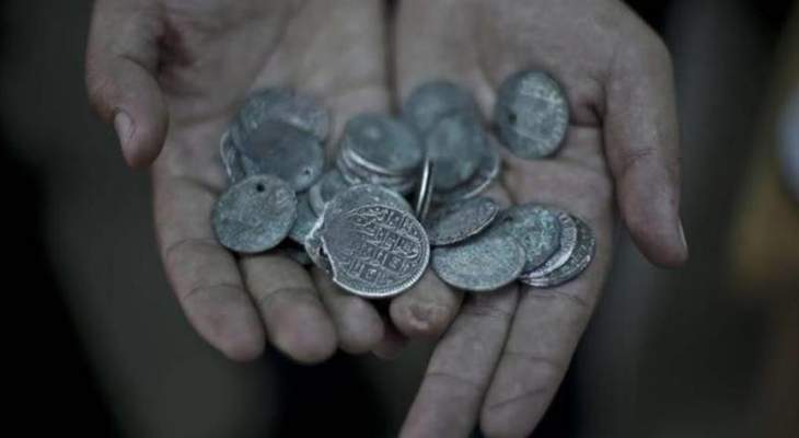 وزارة الآثار المصرية أحبطت تهريب 329 عملة معدنية أثرية إلى فرنسا