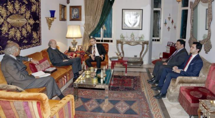 جنبلاط عرض الأوضاع الراهنة في لبنان والمنطقة مع السفير المصري