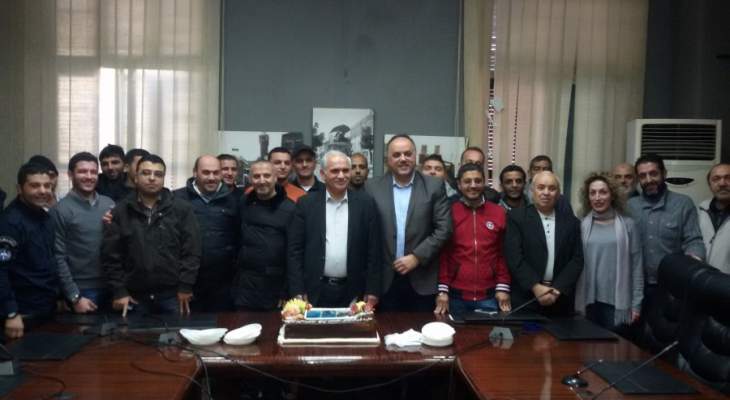 بلدية طرابلس اقامت احتفالا لترقية قائد الشرطة ورئيس ورشة الطوارئ 