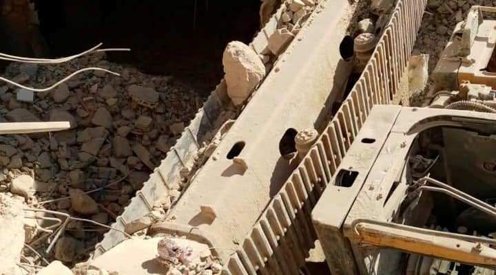 الدفاع المدني: إصابة عامل سوري اثر انزلاق حفارة صخور في زقاق البلاط