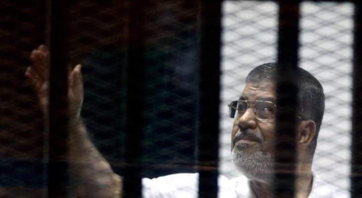 جنايات القاهرة ترجئ محاكمة مرسي بقضية التخابر مع قطر لـ29 حزيران