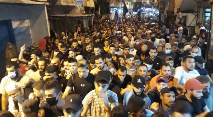 النشرة: مسيرة غضب بمخيم عين الحلوة استنكارا للرسوم المسيئة للنبي محمد