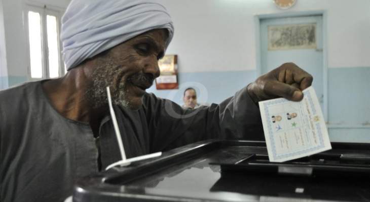 بدء عملية فرز الأصوات بعد انتهاء عمليات التصويت في الانتخابات المصرية