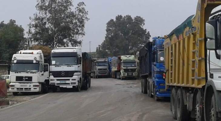الافراج عن 60 سائق شاحنة لبنانيا كانوا محتجزين عند الحدود السورية اللبنانية