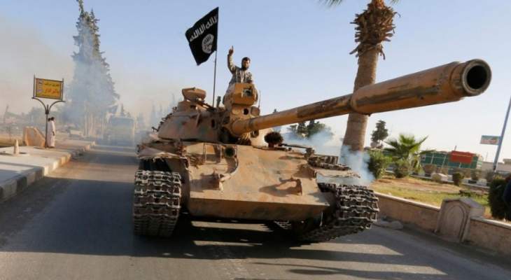 داعش نظم عرضاً عسكرياً في الرقة احتفالاً بالانتصارات في الانبار