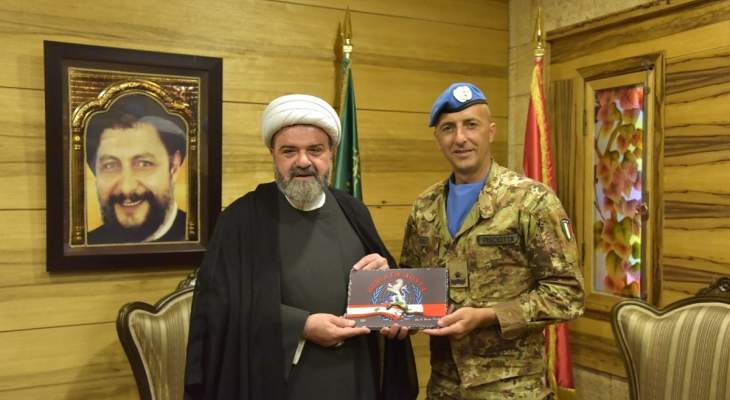 المفتي عبدالله يستقبل الجنرال بيشوتا في دار الإفتاء الجعفري في صور