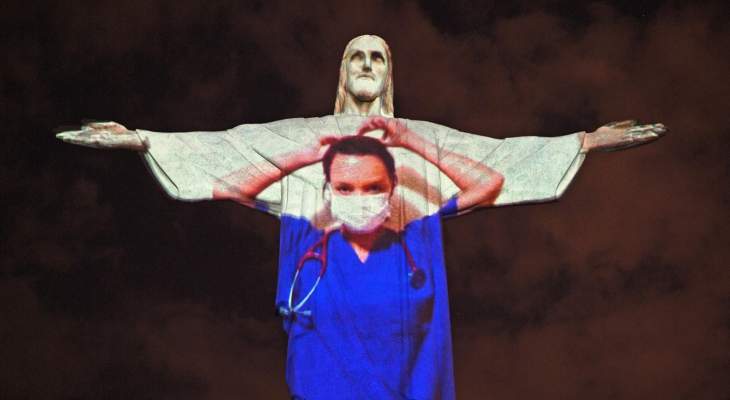 إضاءة تمثال الفادي في ريو دي جنيرو لتوجيه تحية للأطباء بمواجهة كورونا