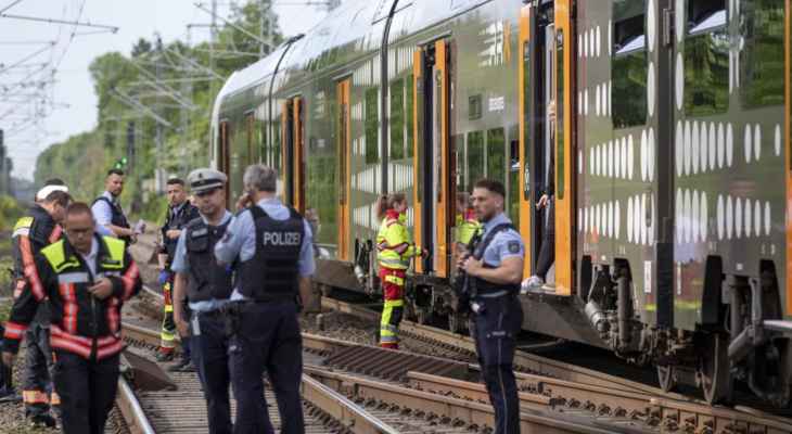 وزير الداخلية الألماني: الشرطة تحقق بوجود دافع إرهابي في هجوم على متن قطار في البلاد