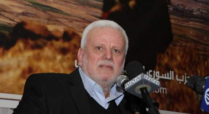  أبو العردات: قرار وزير العمل يظلم اللاجئ الفلسطيني لأنَّه يعامله كأجن