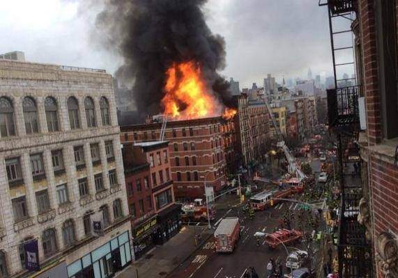 إصابات متعددة اثر حريق وقع بمبنى في نيويورك تسبب انفجار بمنطقة مانهاتن