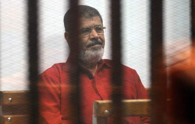 مرسي من داخل سجنه في طرة: مازلت رئيسًا لمصر