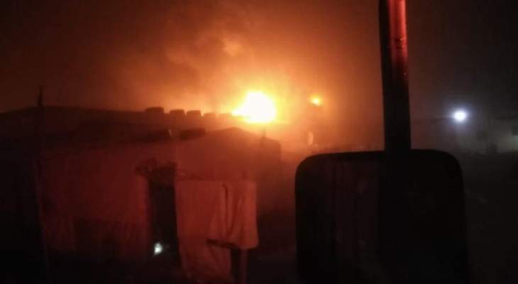 الدفاع المدني: إخماد حريق خيمة داخل مخيم للنازحين السوريين في برالياس