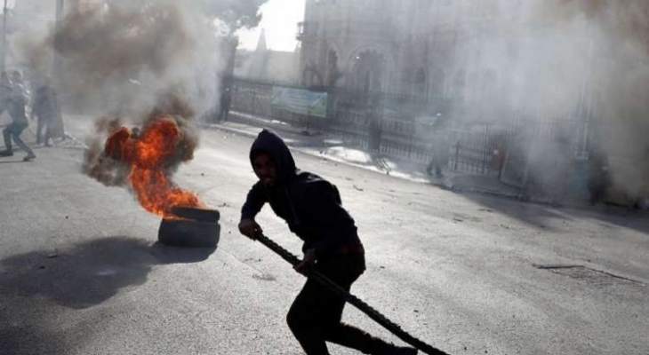 الصحة الفلسطينية: اصابة 50 متظاهرا بإطلاق الجيش الإسرائيلي الرصاص الحي
