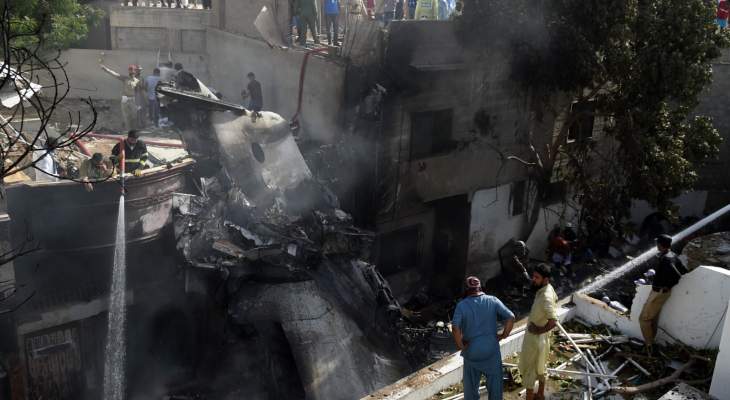 خطأ بشري وراء تحطم طائرة باكستانية أدى إلى سقوط 97 قتيلا بحسب تقرير أولي