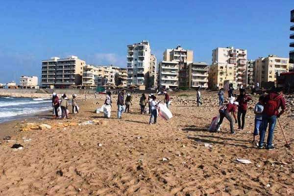 جمعية كشاف البيئة نظمت حملة نظافة لشاطىء مدينة طرابلس