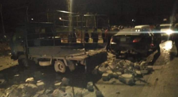 انتشار للجيش في بلدة العين بعد خلاف وإطلاق نار بسبب إصابة 3 متظاهرين صدمتهم سيارة