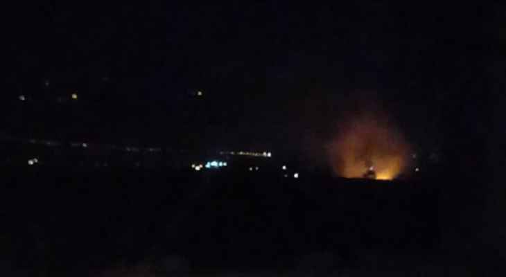 ال‏جيش الإسرائيلي أطلق قنبلة مضيئة تسببت بحريق وانفجار ألغام جنوب بلدة الوزاني
