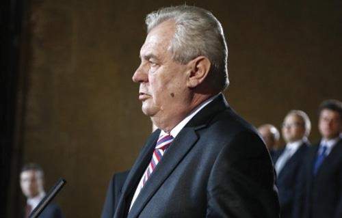 رئيس التشيك يمنع سفير واشنطن من دخول مقر الرئاسة