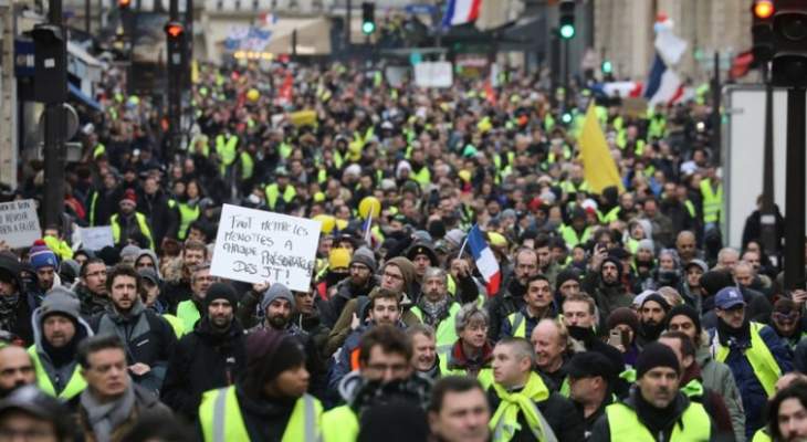 الآلاف من محتجي &quot;السترات الصفراء&quot; تظاهروا في شوارع فرنسا للمرة العشرين