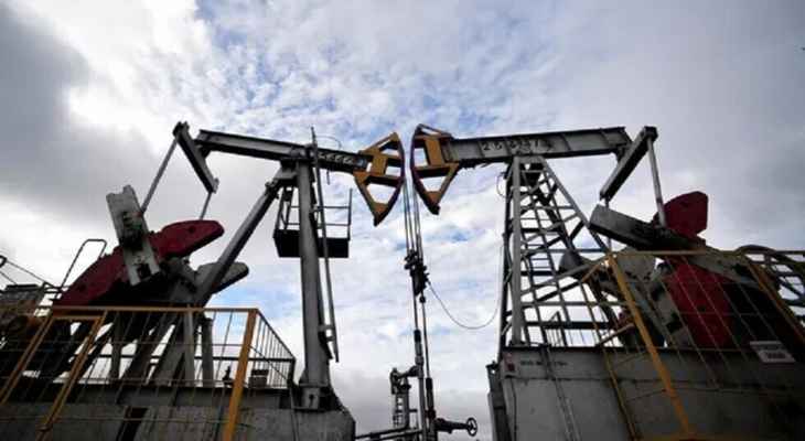 بلومبيرغ: تحديد سقف أسعار النفط الروسي يظهر ضعف الغرب