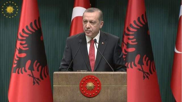 أردوغان: ندعم الجيش الحر وواشنطن دعمت كيانا يضم تنظيمات إرهابية