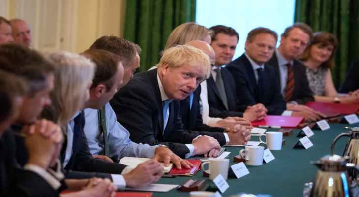50 وزيرا ووزير دولة ومساعدي وزراء بريطانيين أعلنوا استقالتهم من حكومة جونسون