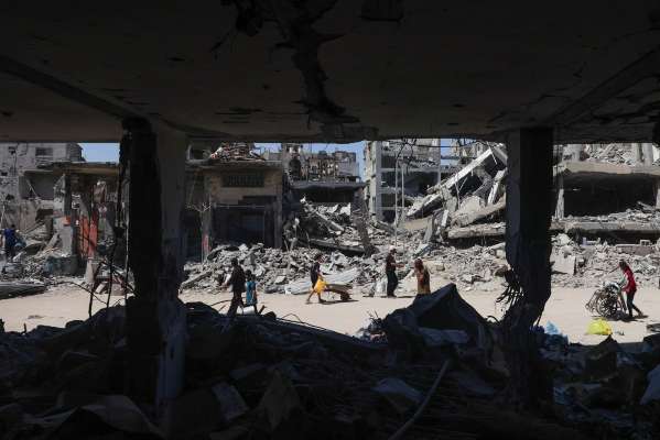 45 قتيلًا بينهم أطفال إثر غارات إسرائيلية على مناطق متفرقة في غزة منذ صباح السبت