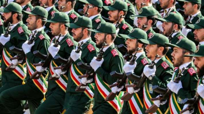 الحرس الثوري الإيراني أعلن تدمير أهداف بحرية وبرية ثابتة ومتحركة بواسطة طائرات مسيرة هجومية