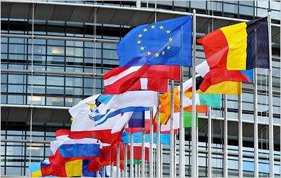 المفوضية الأوروبية: على المجتمعات الاوروبية احترام آراء الشباب