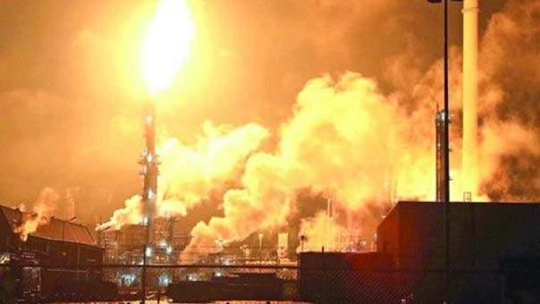 إخماد حريق شب بإحدى وحدات مصفاة نفطية تابعة لـ"أرامكو" في السعودية