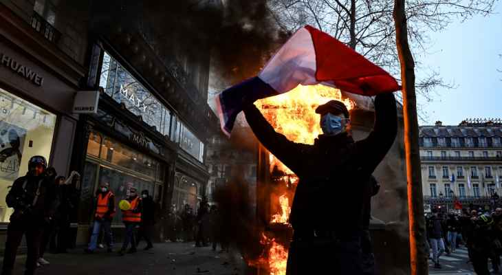 الداخلية الفرنسية أعلنت مشاركة 1,08 مليون شخص باحتجاجات سجّلت أعمال عنف ضد تعديل نظام التقاعد