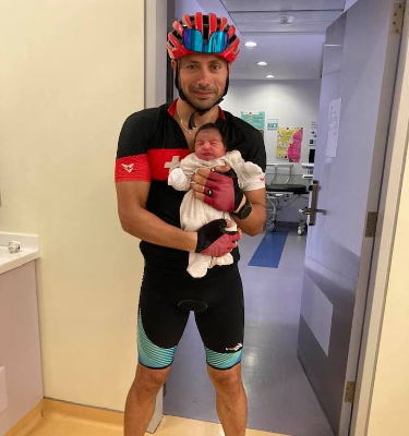 طبيب حضر إلى مستشفى رزق على متن دراجته الهوائية بسبب نفاد البنزين لإتمام عملية ولادة
