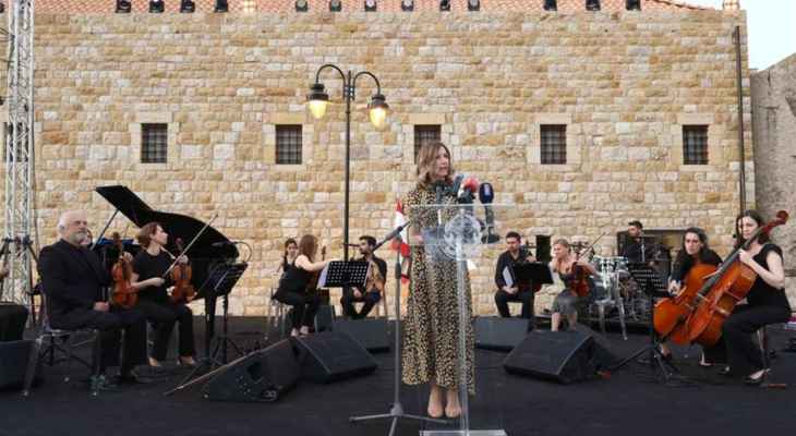 السفيرة الإيطالية: لبنان أمام محطة مفصلية وبات انتخاب الرئيس وتأليف الحكومة خطوتين أساسيتين نحو الإصلاحات