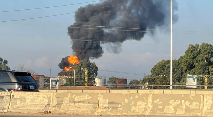 النشرة:الجيش يعمل على اخلاء محيط منشآت النفط في الزهراني اثر إندلاع الحريق