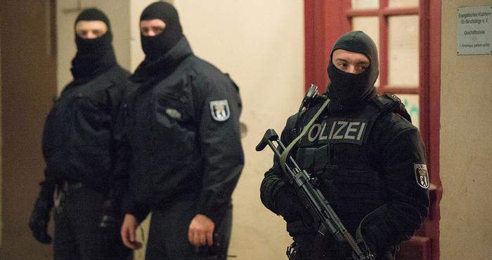 الشرطة الالمانية تحتجز اثنين تردد أنهما تأثرا بتنظيم &quot;داعش&quot;