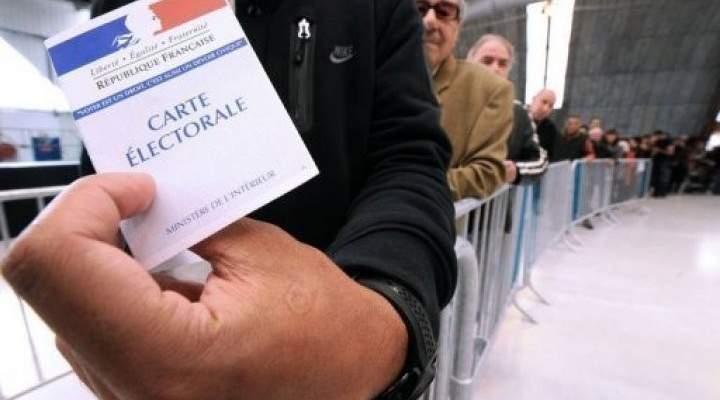 داخلية فرنسا: نسبة الإقبال على التصويت بلغت 28.54 بالمئة عند منتصف النهار