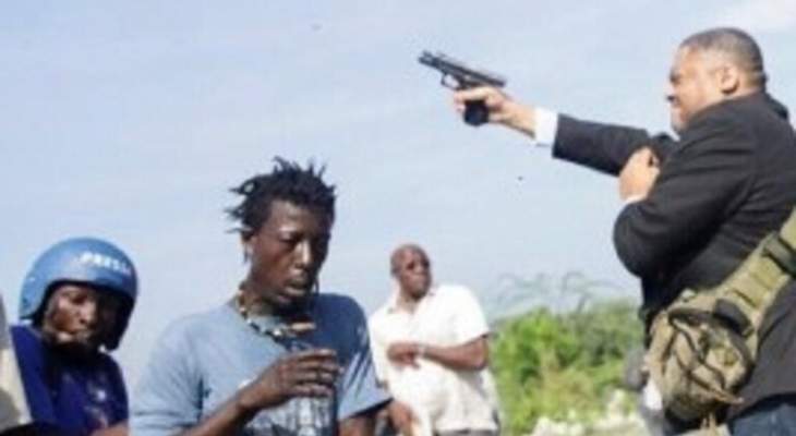سيناتور في هايتي يطلق النار ويصيب شخصين بالخطأ أحدهم صحافي