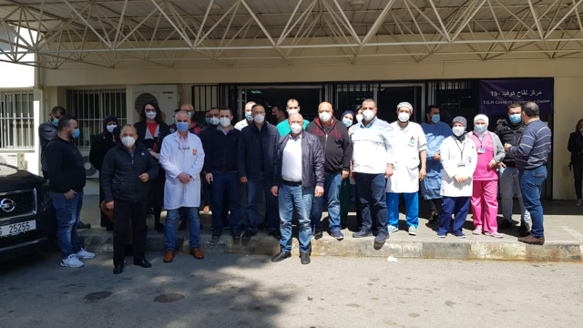 وقفة في مستشفى طرابلس حدادا على أطباء وعاملين سقطوا ضحايا كورونا