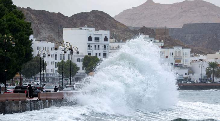 فقدان 5 صيادين جراء إعصار "شاهين" الذي إجتاح جنوب شرق إيران