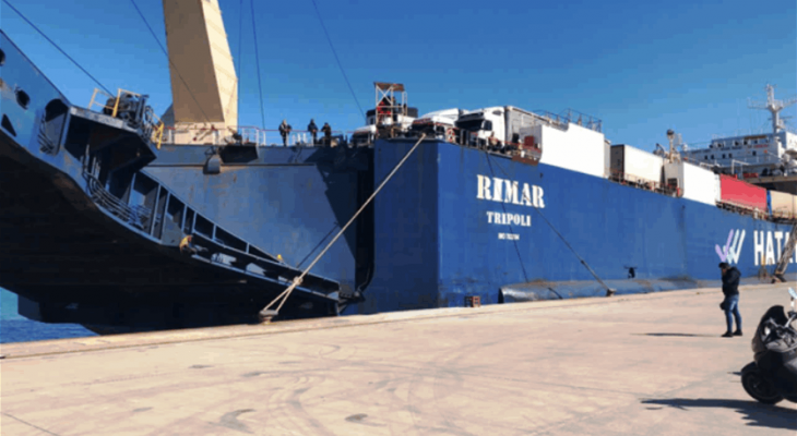 وصول سفينة لبنانية محملة بـ 6 شاحنات اوكسجين الى مرفأ طرابلس
