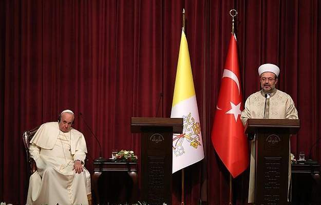 رئيس شؤون تركيا الدينية:جميع البشر هم أخوة على اختلاف اديانهم 