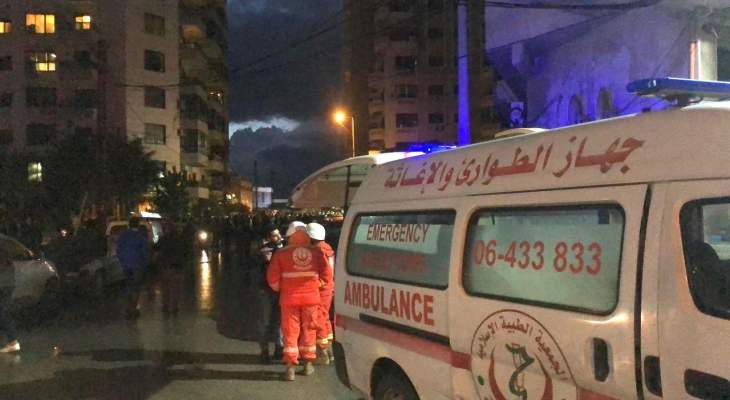 القوى الامنية اطلقت النار في الهواء بعد القاء المحتجين قنبلة مولوتوف على مبنى سرايا طرابلس