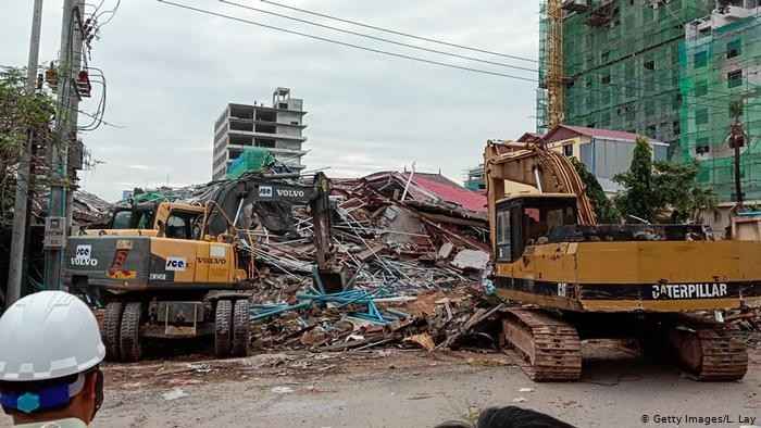 ارتفاع حصيلة ضحايا المبنى المنهار في كمبوديا إلى 17 قتيلا و24 جريحا