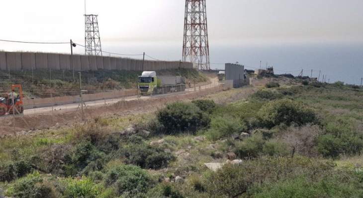 الجيش الإسرائيلي يطلق قنابل ضوئية في أجواء منطقة يارون الحدودية