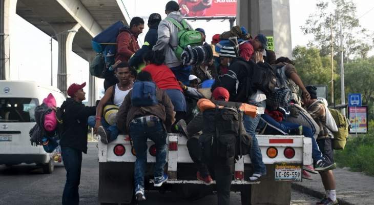 السلطات المكسيكية تعثر على 292 مهاجرا مكدسين في شاحنتين