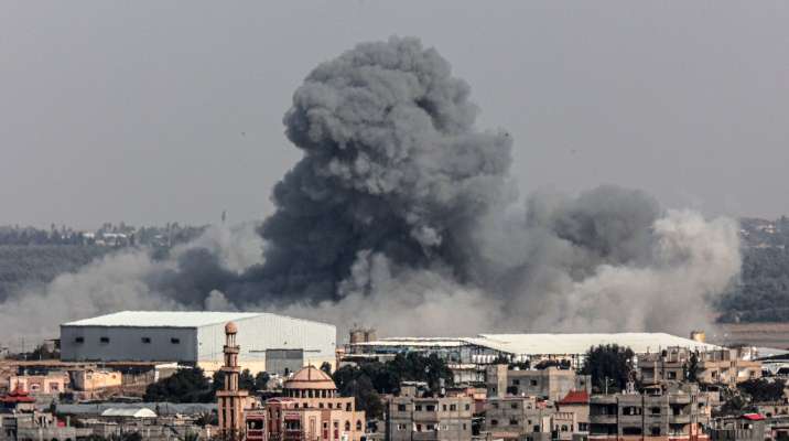 مقتل 8 فلسطينيين بينهم نساء وأطفال وإصابة آخرين بقصف إسرائيلي لمنزل شمال شرق رفح